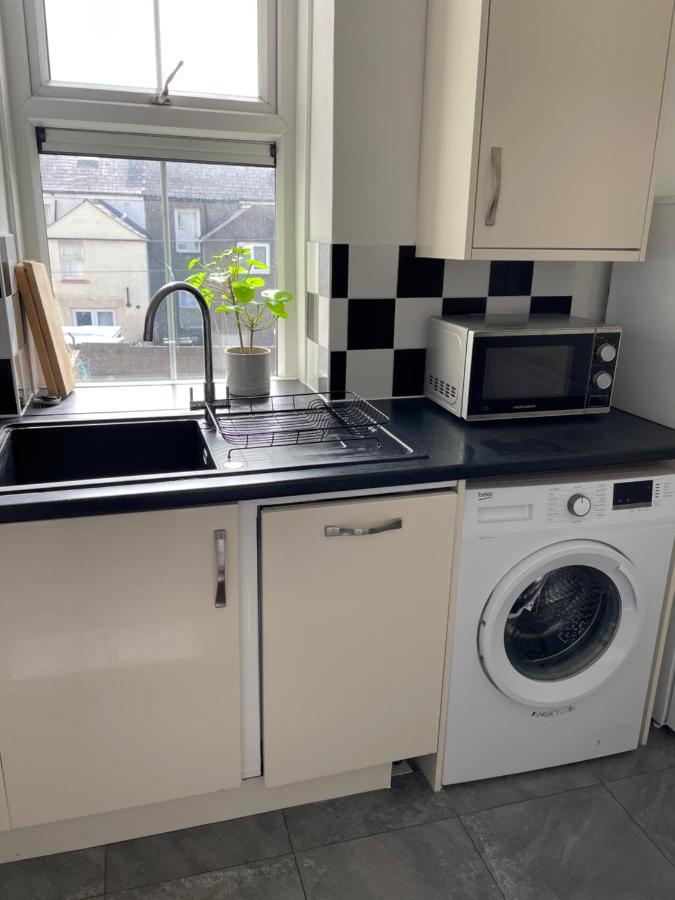 2 Bed Apartment Close To City Centre Cardiff Exterior foto
